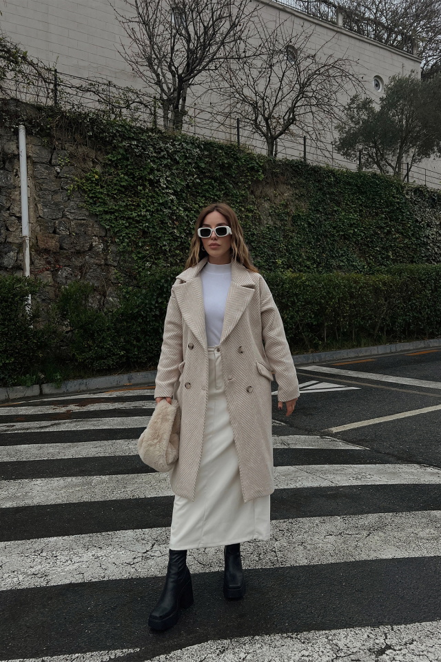 Krem Kruvaze Yaka Düğmeli Kaban ATE3131 - 3