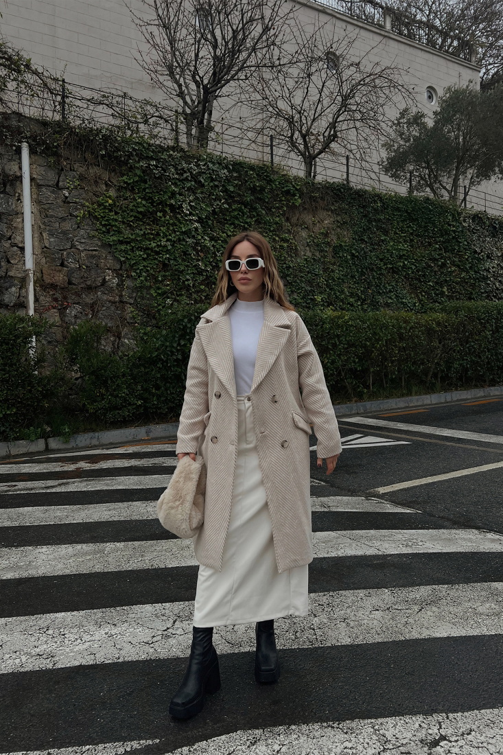 Krem Kruvaze Yaka Düğmeli Kaban ATE3131 - EYYO