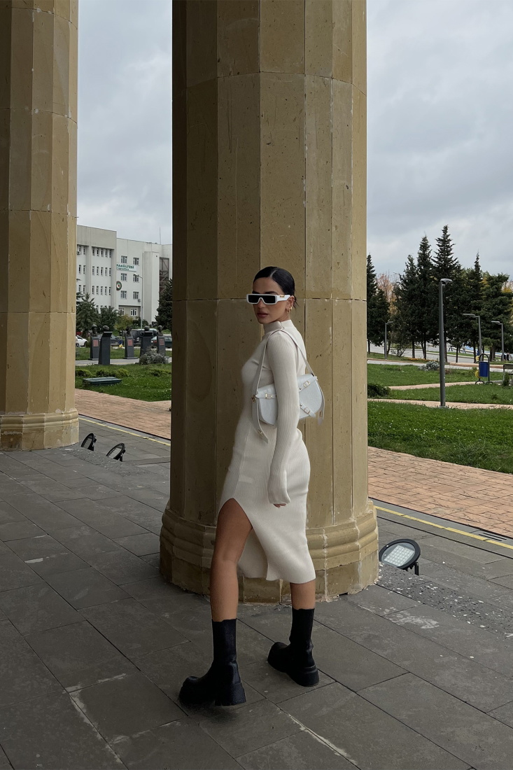 Krem Yırtmaç Detay Elbise ATE2465 - EYYO