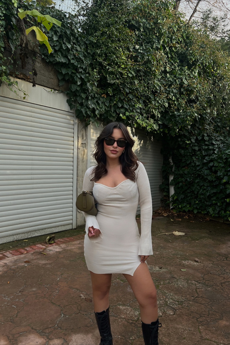 Krem Yırtmaç Detay Triko Elbise ATE2634 - EYYO