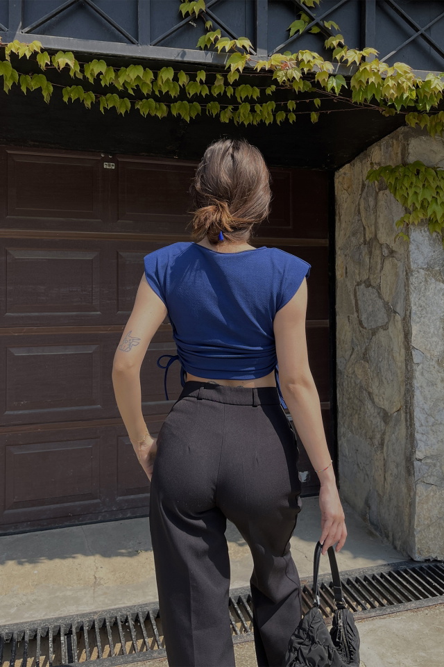 Lacivert Bağlamalı Crop Top ATE6522