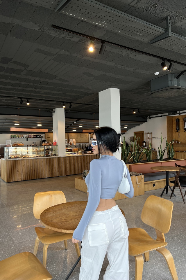 Mavi Uzun Kol Crop Top