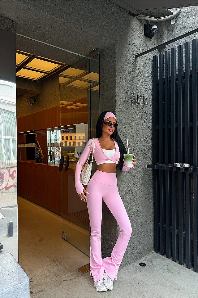 Pembe 4 Lü Pantolonlu Takım -
