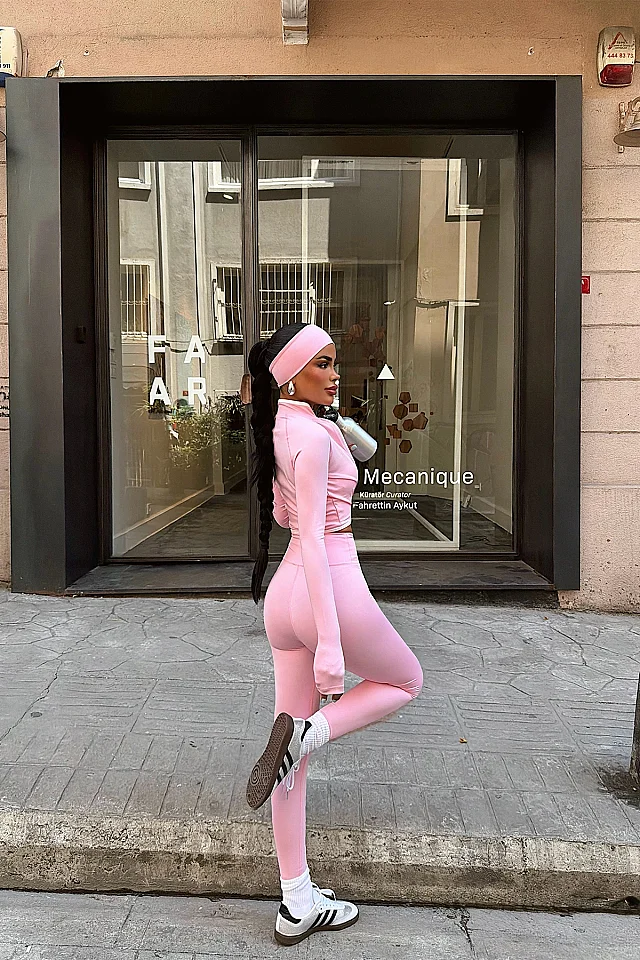 Pembe Pantolonlu 4'lü Takım
