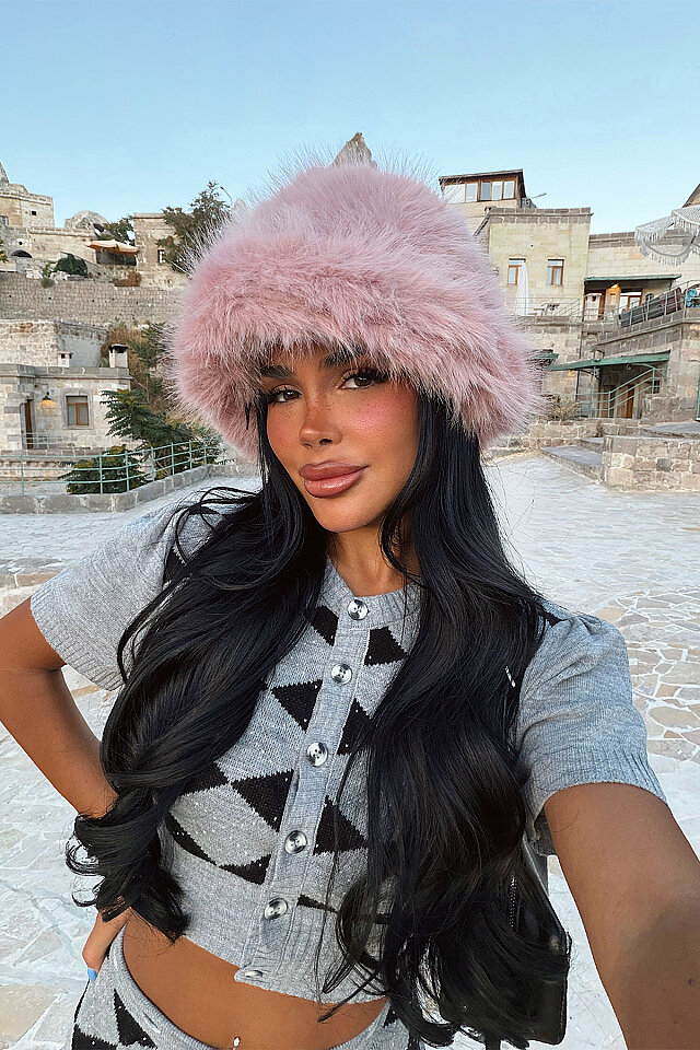 Pembe Peluş Şapka -