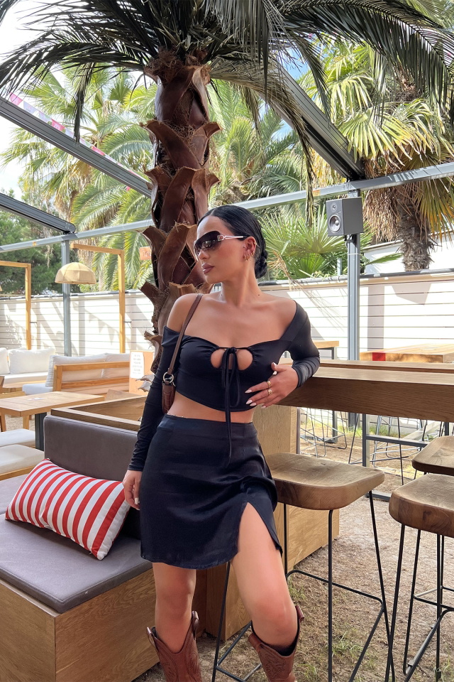 Pencere Detay Bağlamalı Crop Top