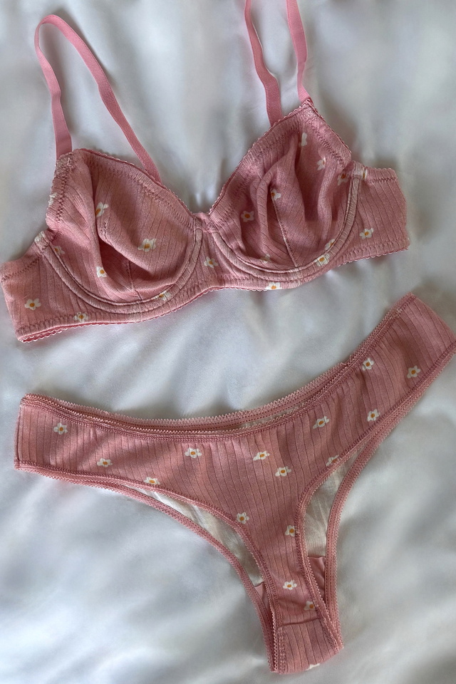Powder Flower Pattern Underwear ATE-2882 