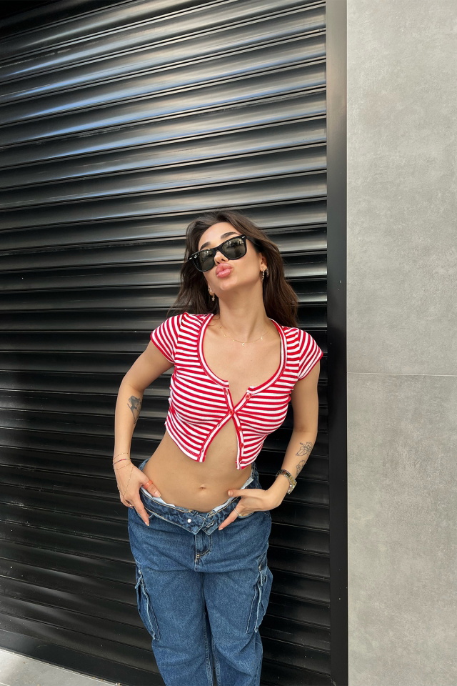 Red Button Detail Crop Top ATE6974 - 4