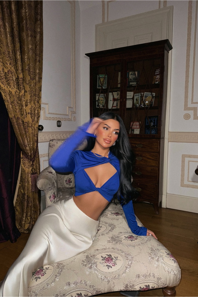 Saks Bria Crop