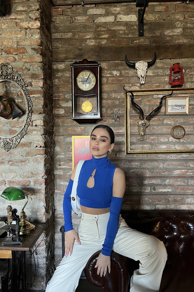 Saks Pencere Detay Crop Top