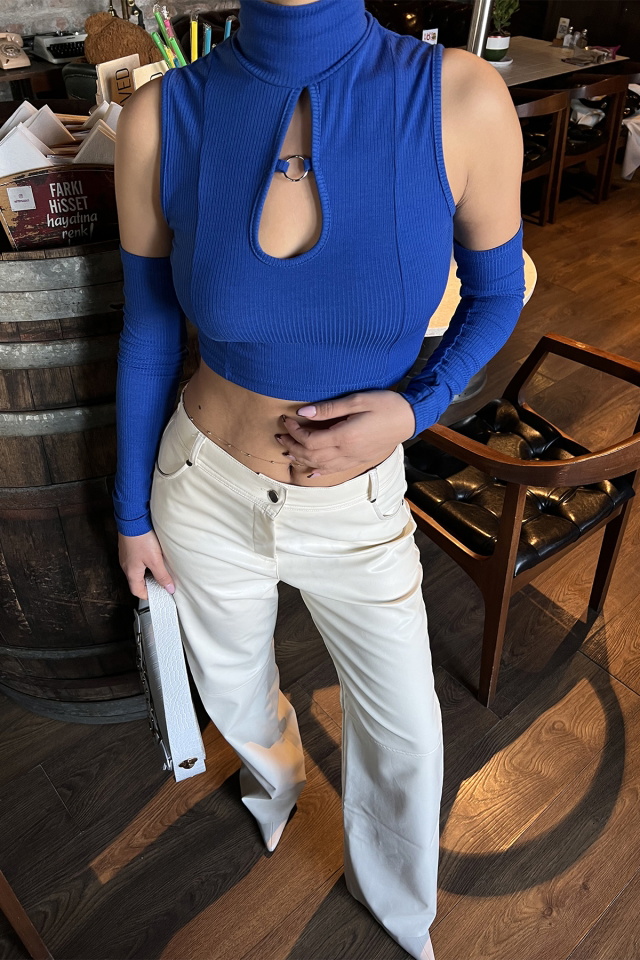 Saks Pencere Detay Crop Top