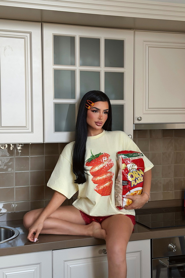 Sarı Çilek Baskılı Tişört ATE-5270 