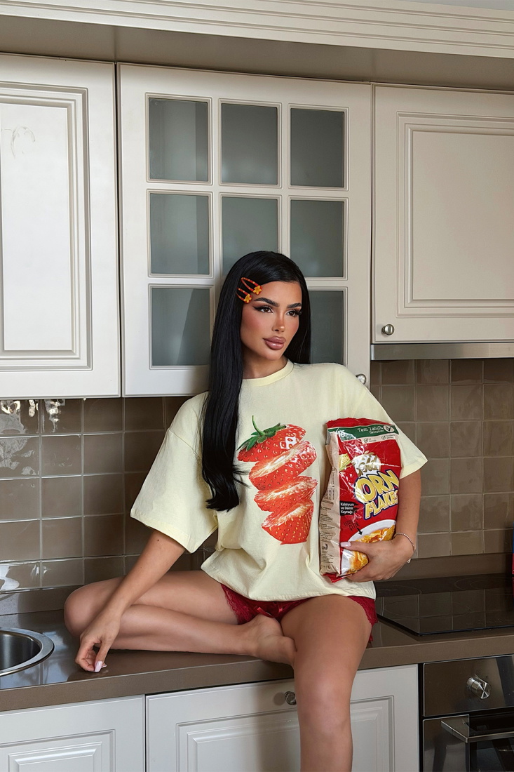 Sarı Çilek Baskılı Tişört ATE-5270 - EYYO