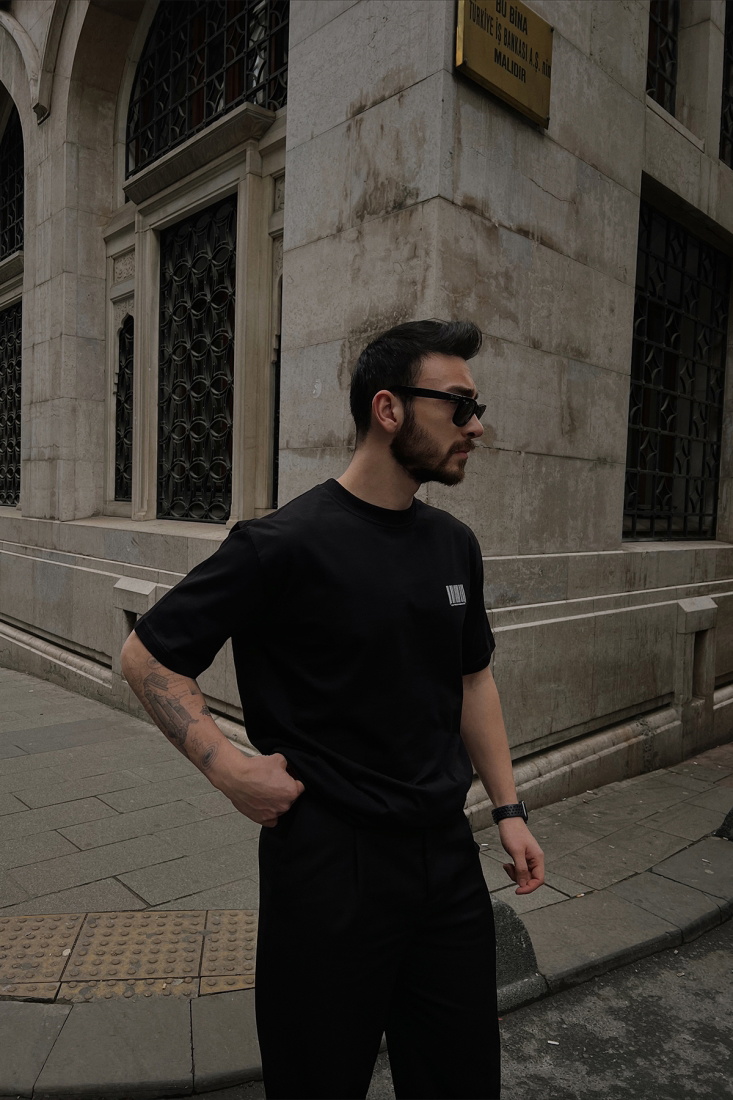 Siyah Arkası Baskılı Tişört ATE4289 - EYYO ATELIER