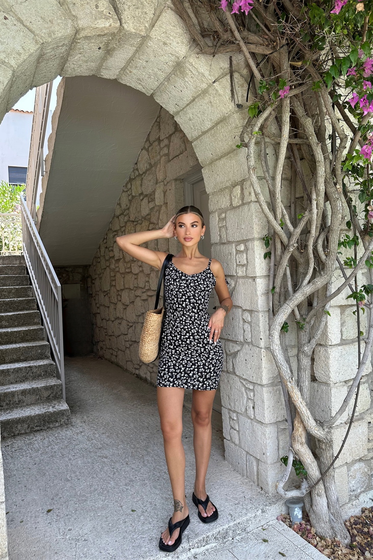 Siyah Askılı Çiçek Desen Elbise ATE7600 - EYYO