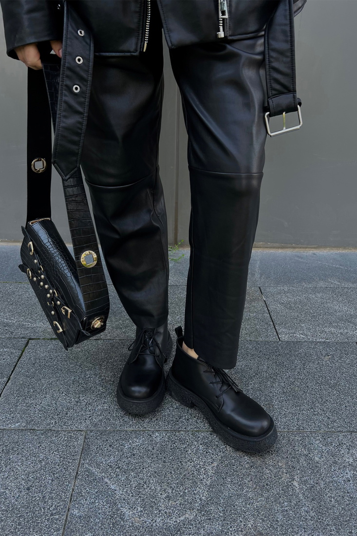 Siyah Bağcıklı Yarım Bot ATE2890 - EYYO