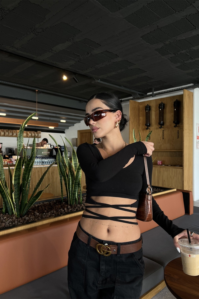 Siyah Bağlamalı Crop Top ATE2429