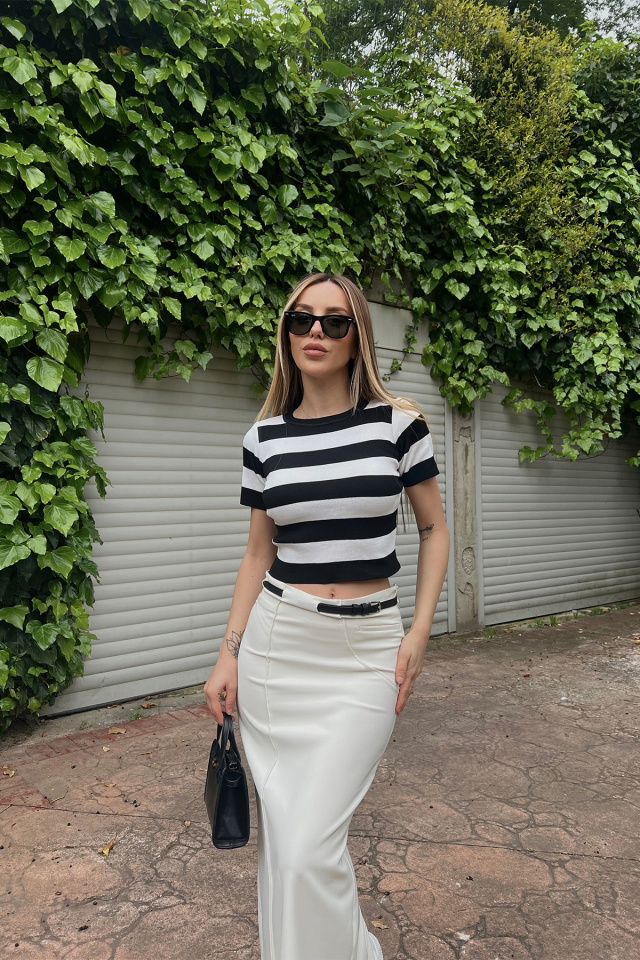 Siyah Bisiklet Yaka Crop Top ATE6824 -
