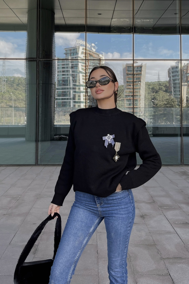 Siyah Broş Detay Kazak ATE4428 - 3