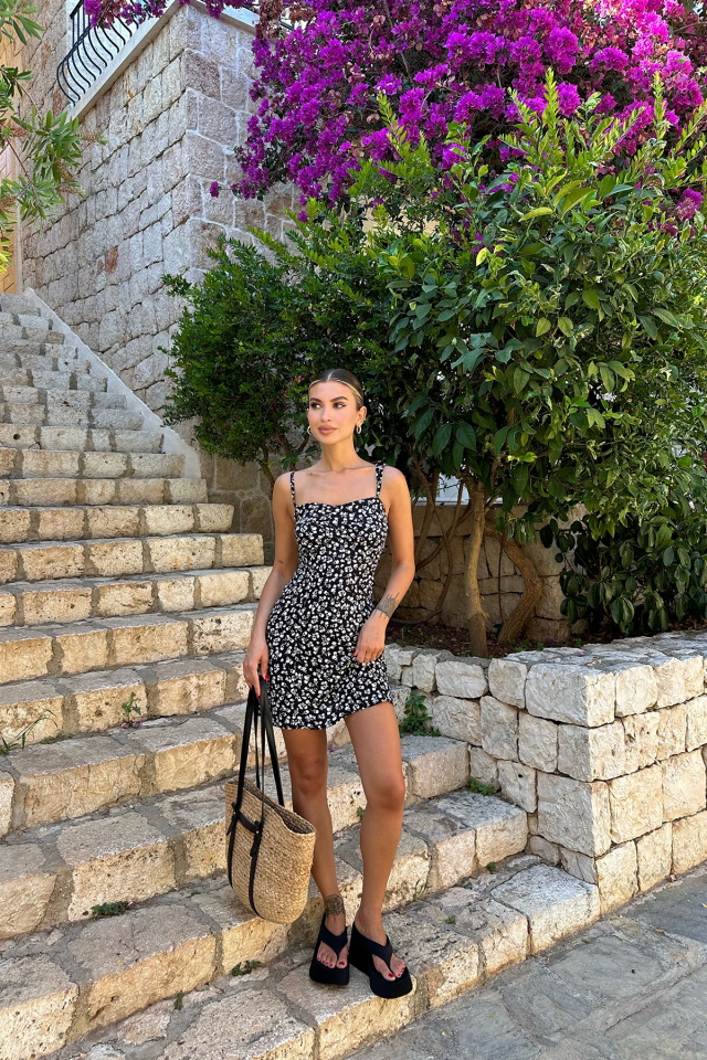 Siyah Çiçek Desen Askılı Mini Elbise ATE7794 - 5