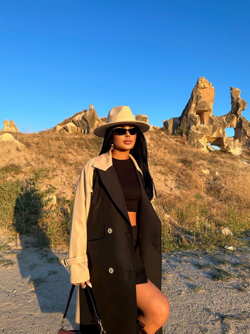 Siyah Çift Renk Kolları Kemerli Trenckot ATE8463 - EYYO TOPTAN