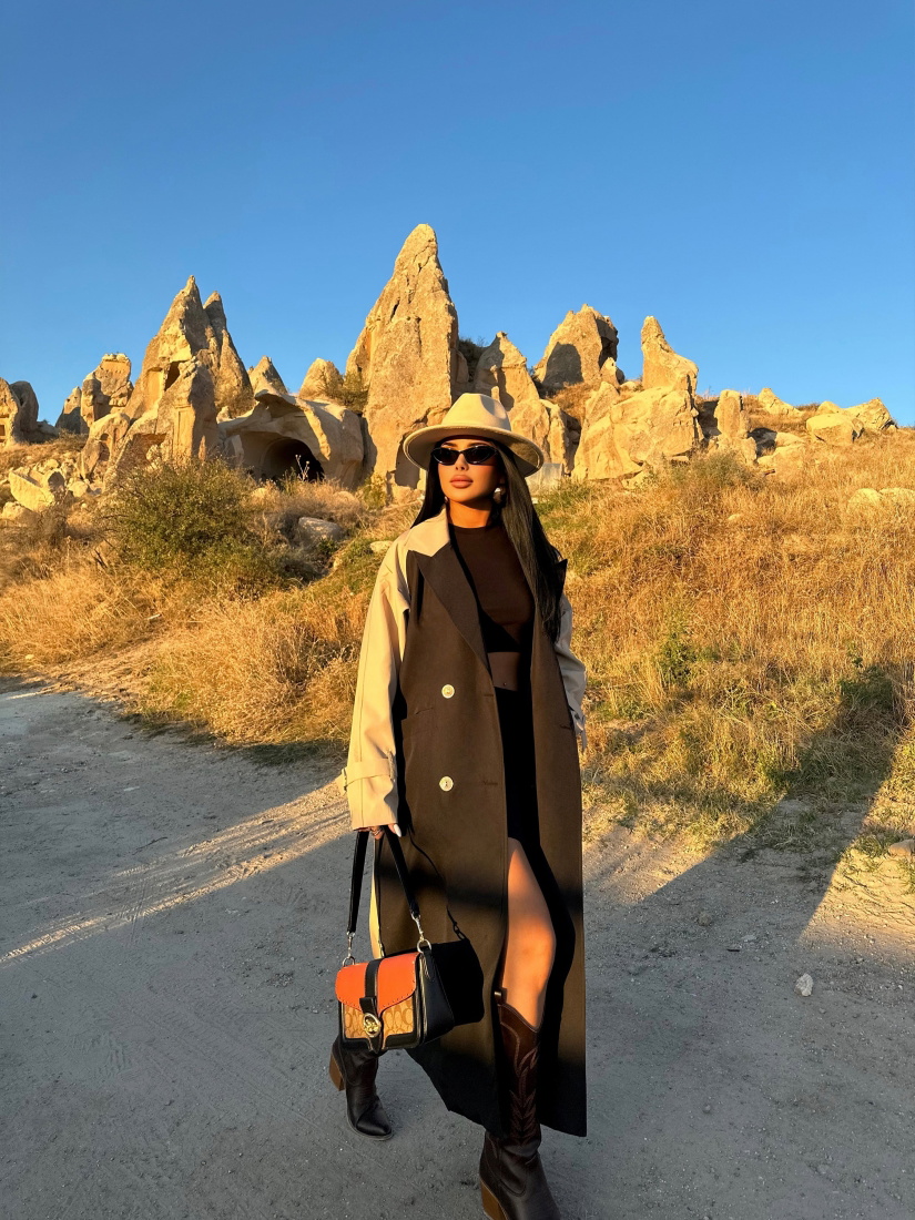 Siyah Çift Renk Kolları Kemerli Trenckot ATE8463 - EYYO TOPTAN