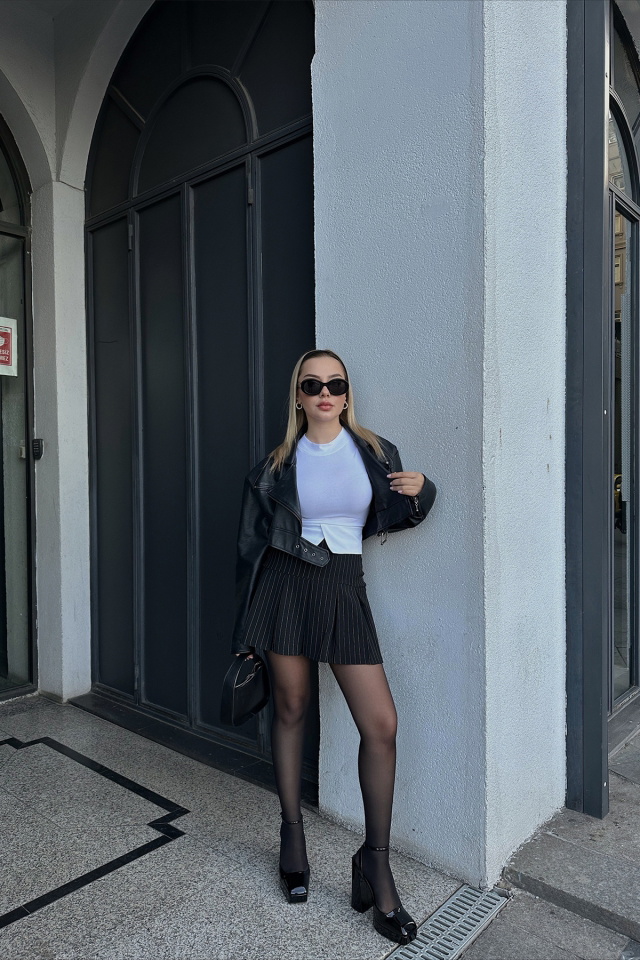 Siyah Çizgili Pileli Mini Etek ATE3916 - 4