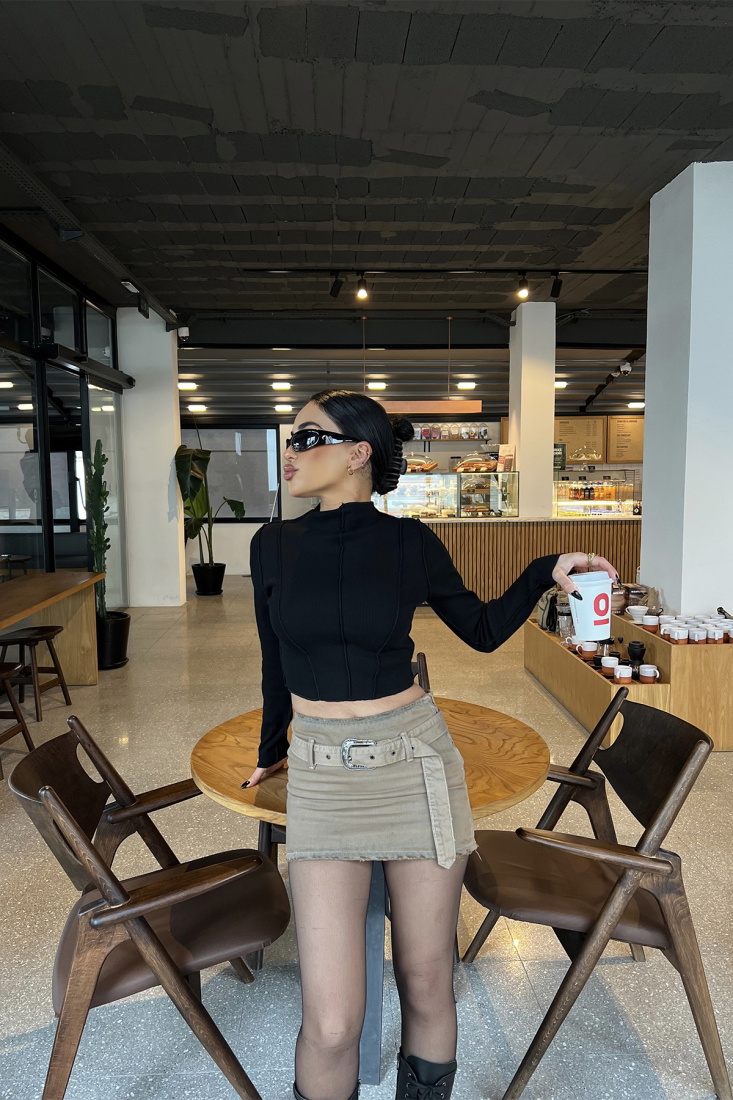 Siyah Dikiş Detay Crop Top ATE4342 - DONT FASHİON