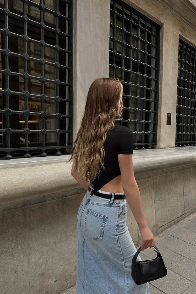Siyah Dikiş Detay Crop Top ATE6890 - 3