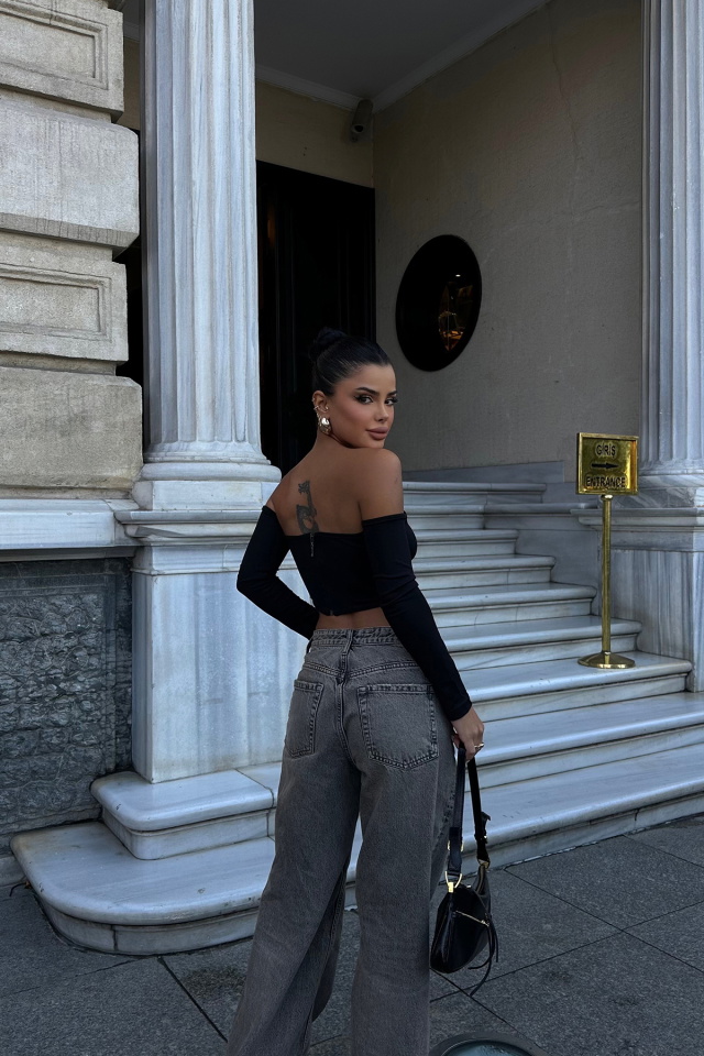 Siyah Dikiş Detay Uzun Kol Crop Top