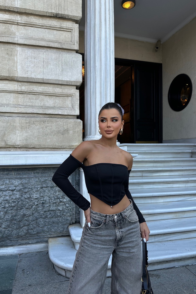 Siyah Dikiş Detay Uzun Kol Crop Top