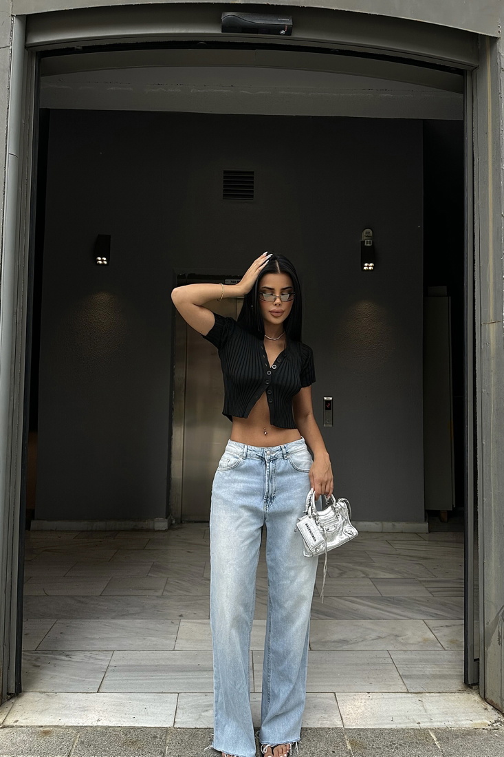 Siyah Düğme Detay Crop Top ATE7978 - ESPERİ