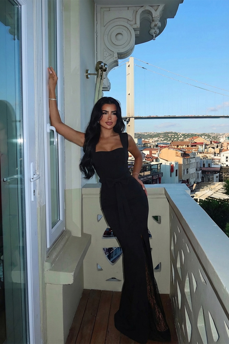 Siyah Remmy Yırtmacı Dantel Detaylı Uzun Elbise ATE-2576 - EYYO