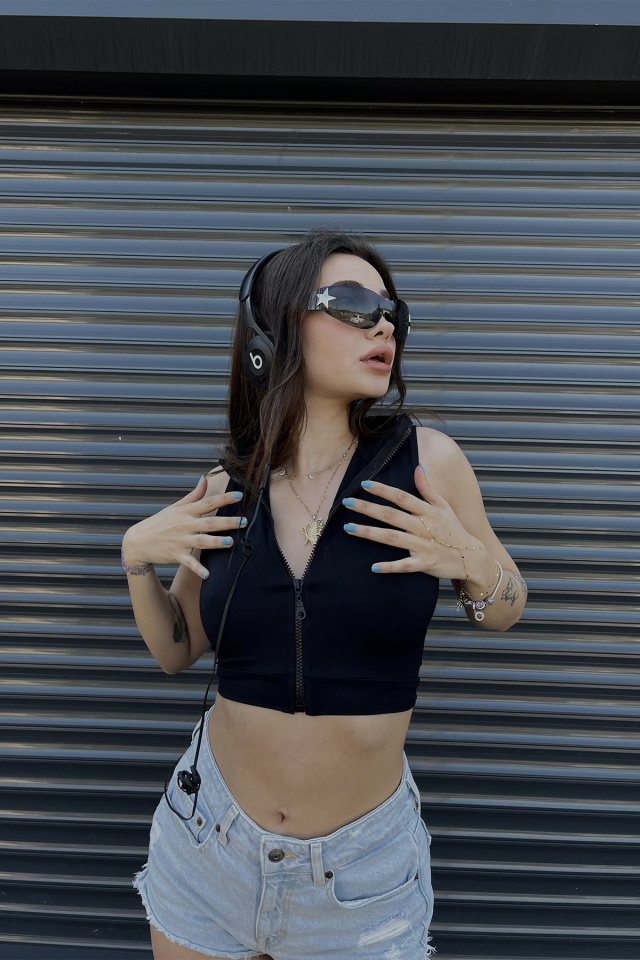 Siyah Gömlek Yaka Önü Fermuarlı Crop Top ATE4915 - 1