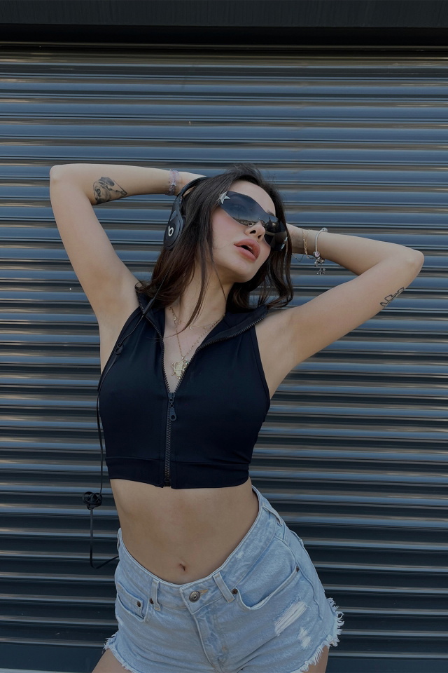 Siyah Gömlek Yaka Önü Fermuarlı Crop Top ATE4915 - 3