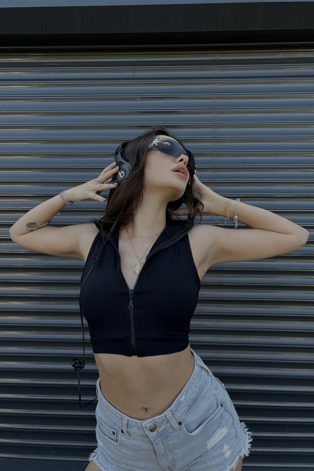 Siyah Gömlek Yaka Önü Fermuarlı Crop Top ATE4915 - 5