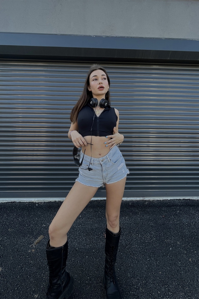 Siyah Gömlek Yaka Önü Fermuarlı Crop Top ATE4915 - 2