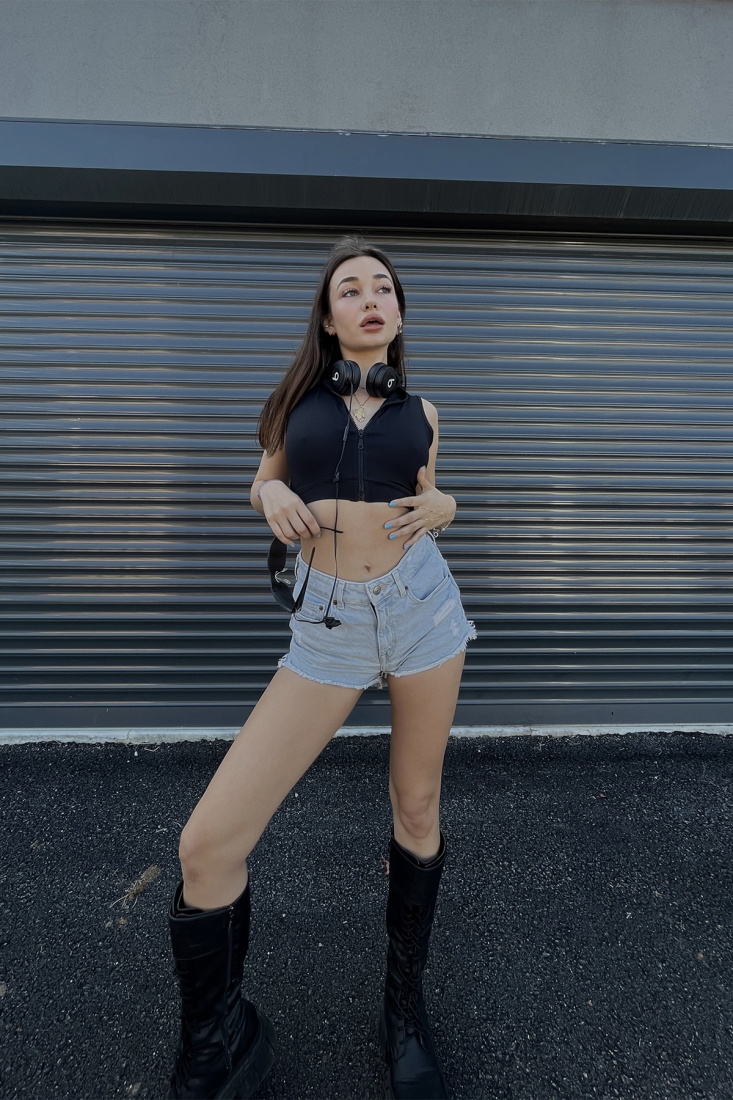 Siyah Gömlek Yaka Önü Fermuarlı Crop Top ATE4915 - DEPPOT