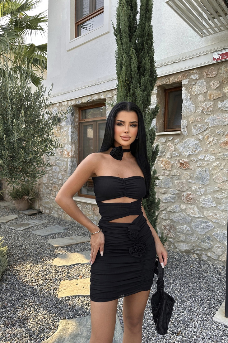 Siyah Gül Detay Pencereli Mini Elbise ATE8179 - EYYO