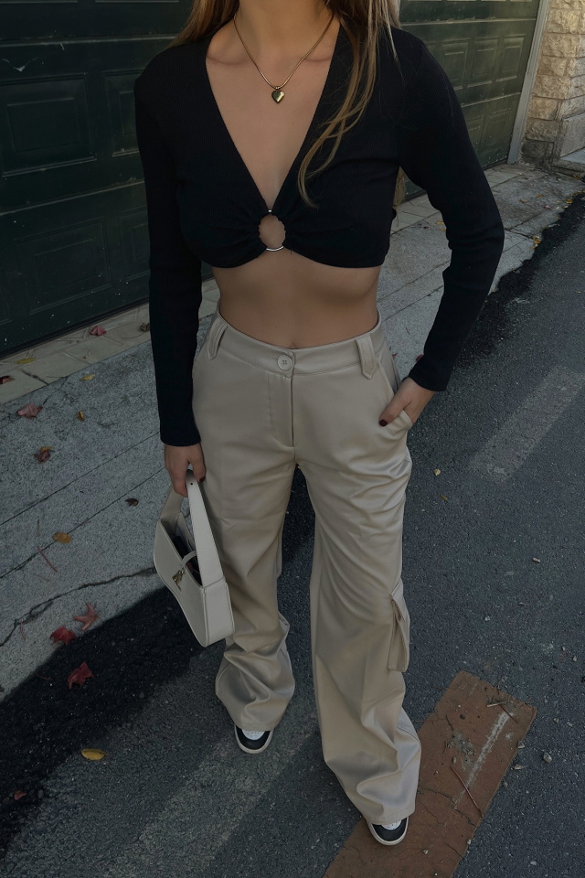 Siyah Halka Detay Crop Top ATE2489