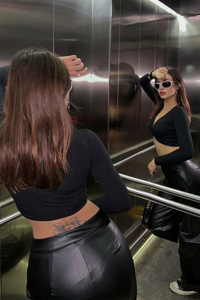 Siyah Halka Detay Crop Top ATE2863 - 4