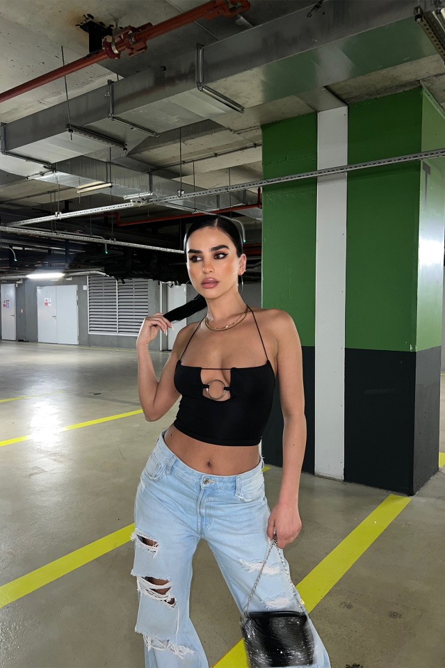 Siyah Halka Detay İp Askılı Crop Top -