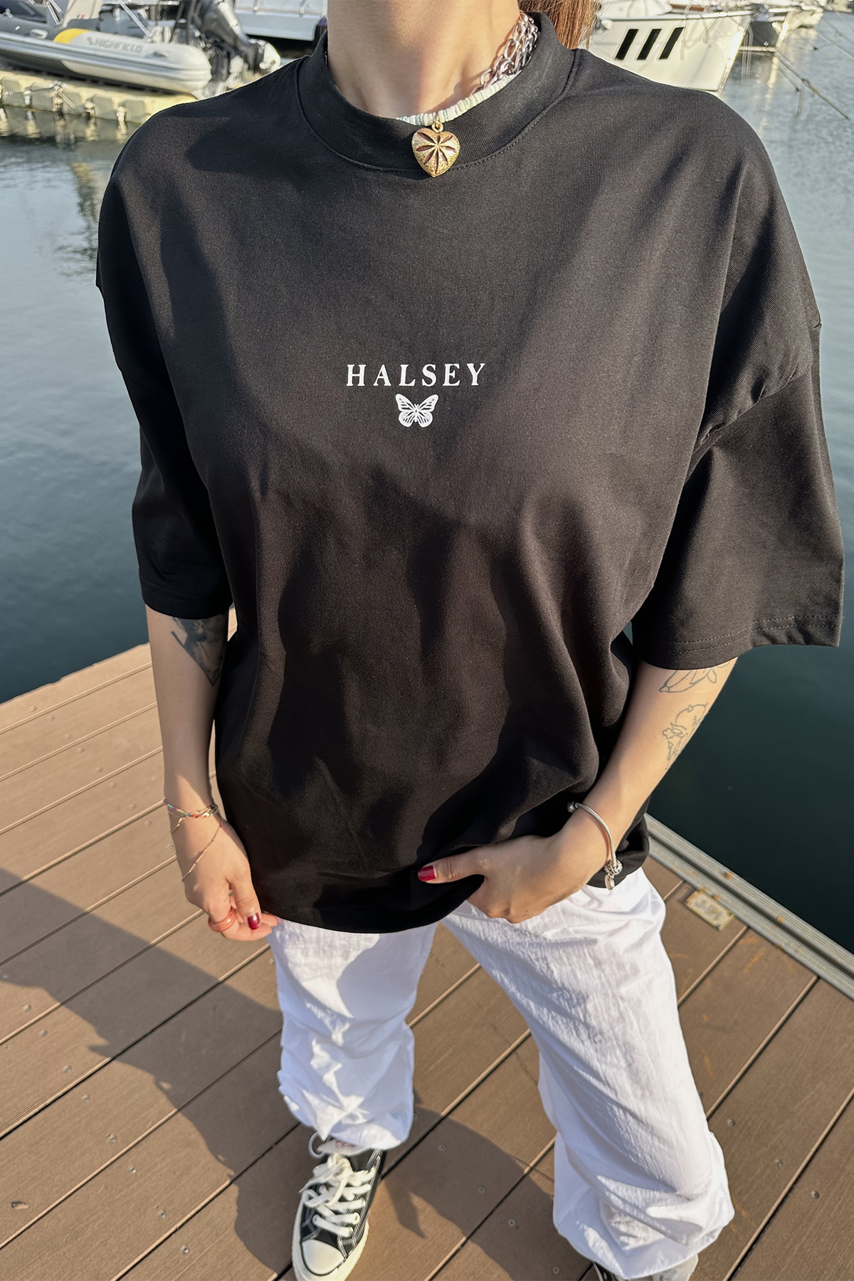 Siyah Halsey Yazılı Tişört - 2