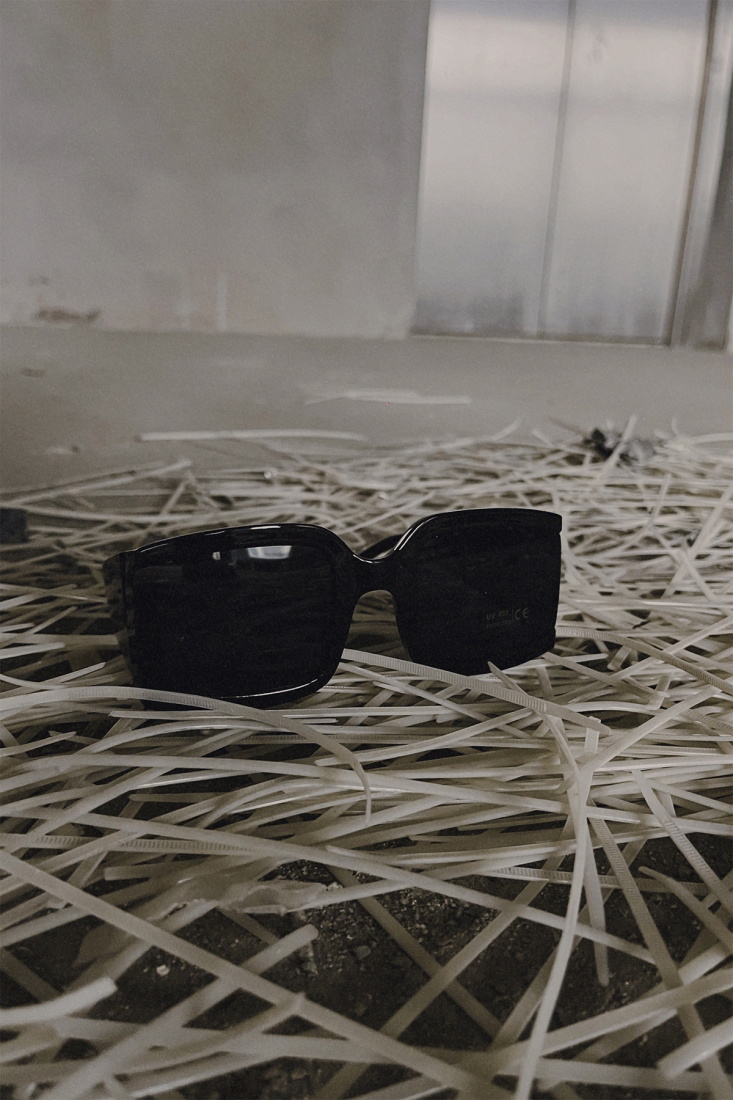 Siyah Kalın Çerçeveli Gözlük ATE4221 - 