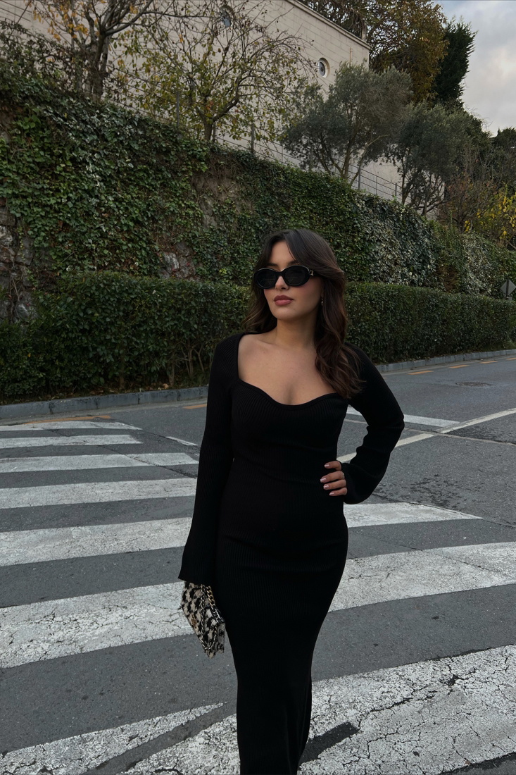 Siyah Kalp Yaka Uzun Elbise ATE2641 - EYYO