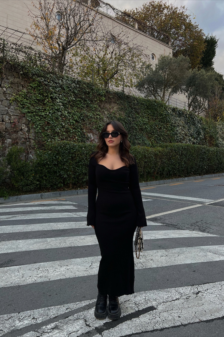 Siyah Kalp Yaka Uzun Elbise ATE2641 - EYYO