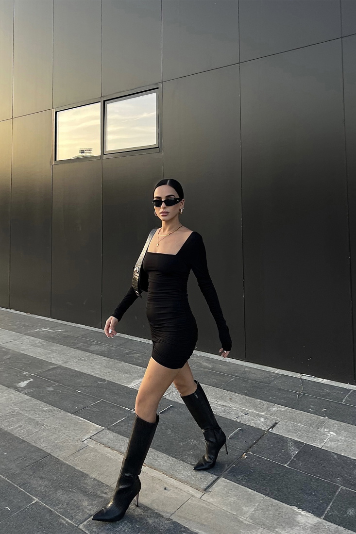 Siyah Kare Yaka Büzgülü Elbise ATE2379 - EYYO