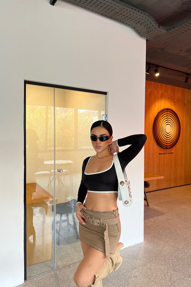 Siyah Kare Yaka Crop Top ATE3729 - 1