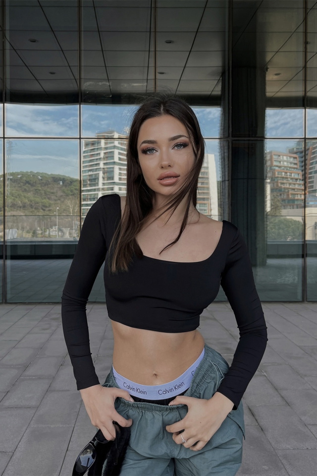 Siyah Kare Yaka Crop Top ATE3927 - 2