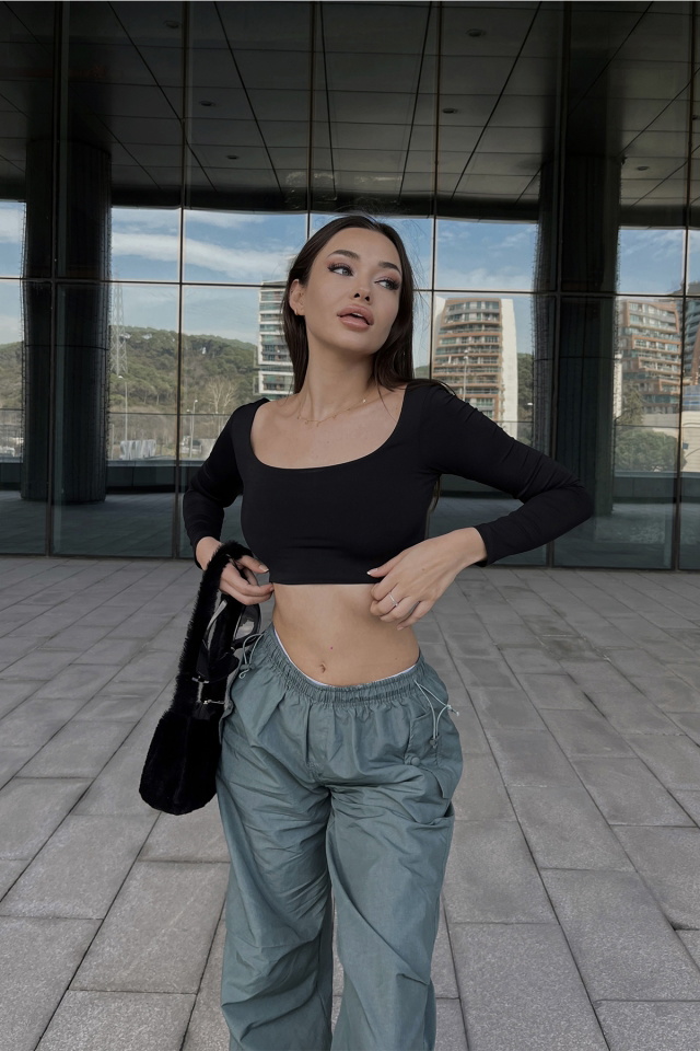 Siyah Kare Yaka Crop Top ATE3927 - 4